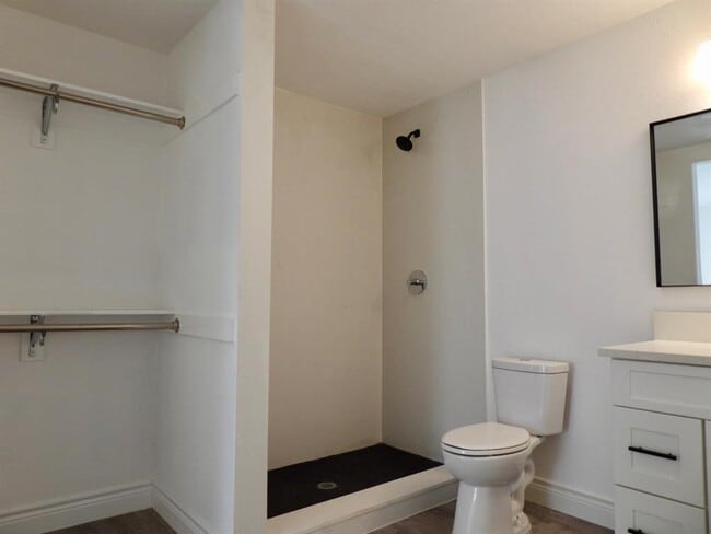 Building Photo - 1619 Rutland Dr