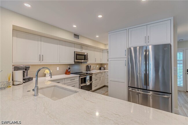 Building Photo - 833 Meadowland Dr