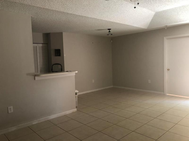 Building Photo - 4086 Eastridge Dr