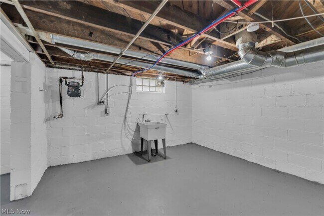 Building Photo - 4461 W 137th St