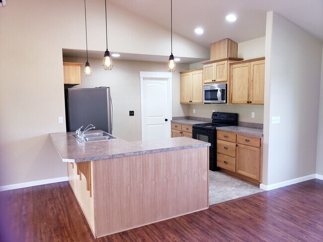 Building Photo - 3bedroom 2bath House