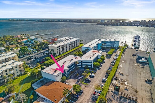 Building Photo - 200 Waterway Dr S