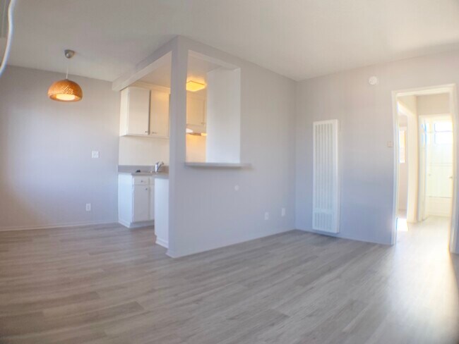 Primary Photo - 3610 Midvale Ave