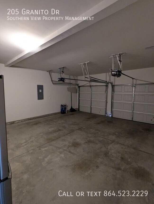 Building Photo - 205 Granito Dr