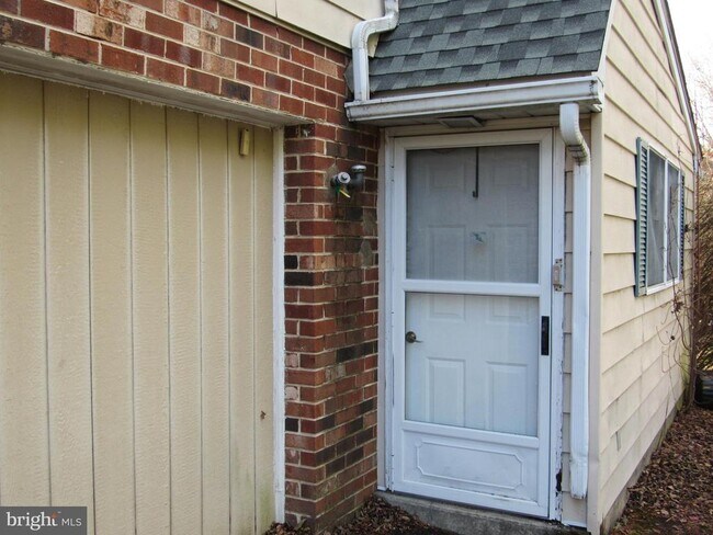 Building Photo - 221 Swinehart Rd