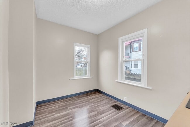 Building Photo - 3820 W 34th St