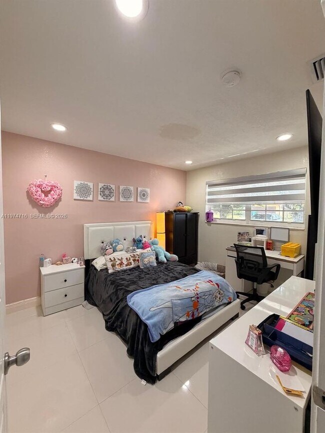 Building Photo - 1461 NW 137th St