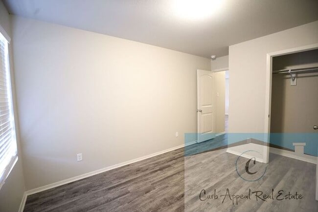 Building Photo - Move in special $700!! Beautiful 3 bed / 2 bath home - Nettleton!!