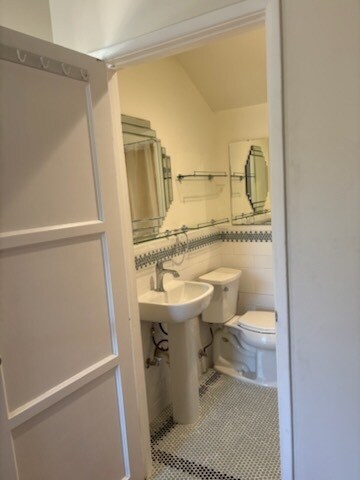Building Photo - 1155 Oxley St