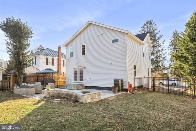 Building Photo - 408 Blue Ridge Ave NE