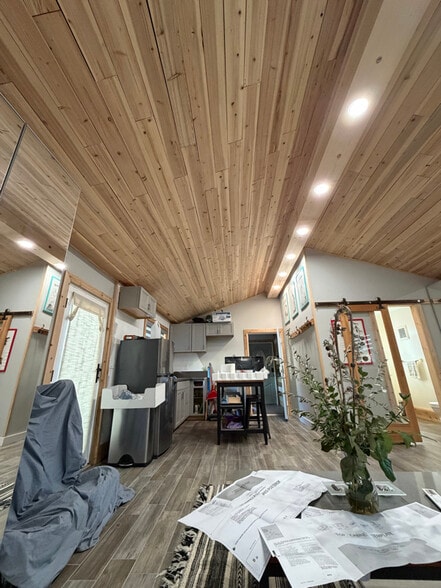 Building Photo - 7711 Owensmouth Ave