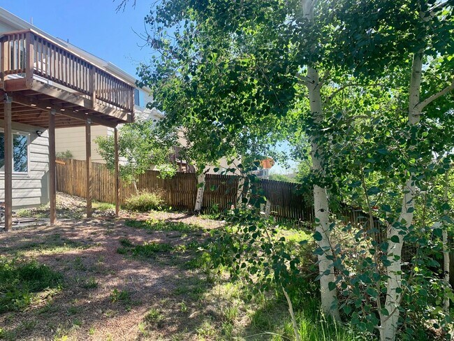 Building Photo - *STUNNING* 3 BEDROOM IN STETSON HILLS