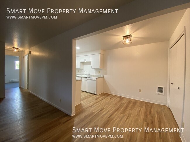 Building Photo - 2557 W Targee-