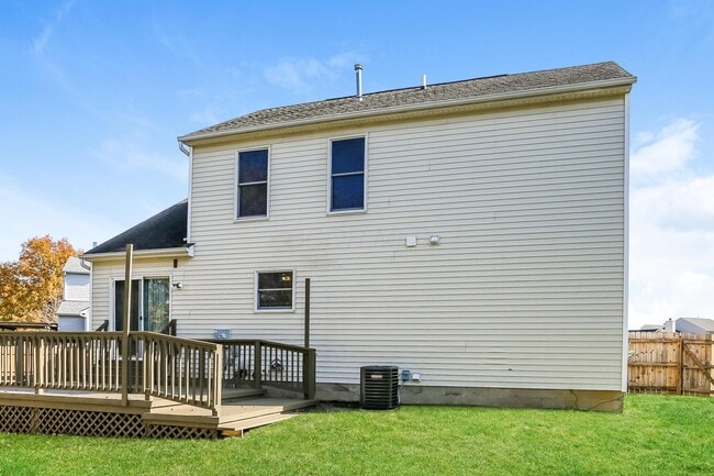 Building Photo - 2025 Santuomo Ave