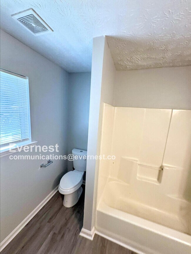 Building Photo - 305 Renee Dawn Ct