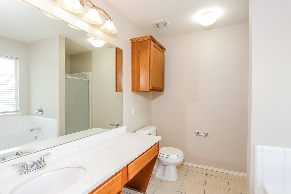Building Photo - 5768 Goldfinch Way