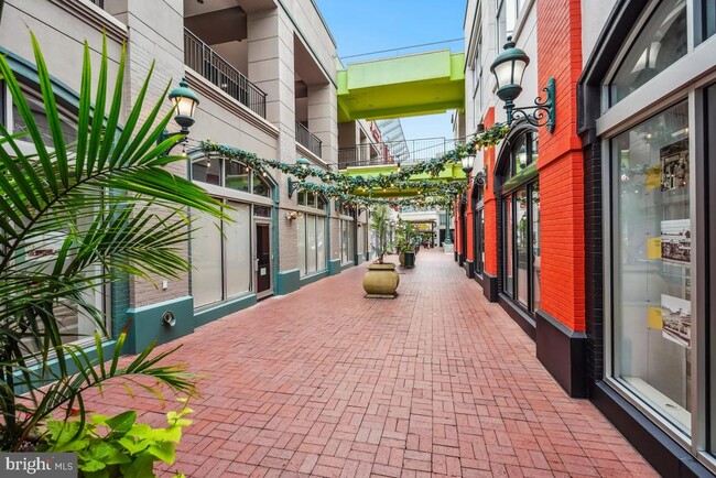 Building Photo - 7607 Eastern Ave NW