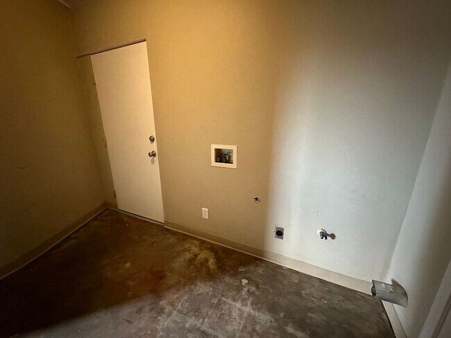 Building Photo - Eastside Corner Lot Tulare home coming soon!