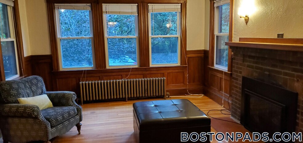 Building Photo - 31-33 Greycliff Rd.