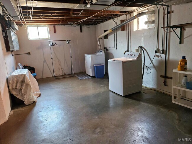 Building Photo - 5315 Jamieson Ave