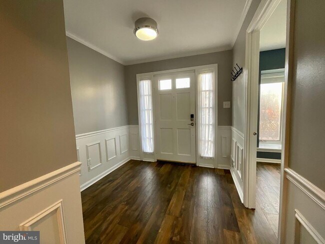 Building Photo - 6703 Washington Blvd