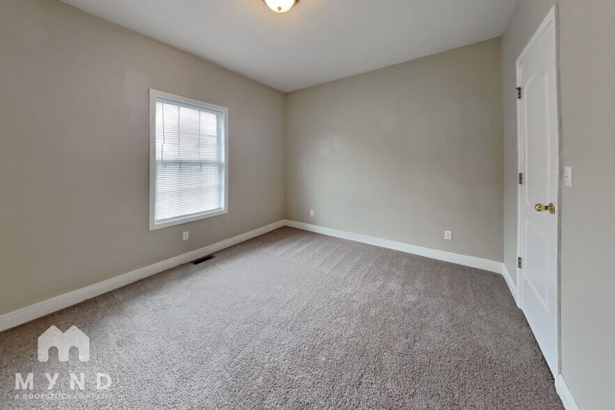 Building Photo - 5651 N 13th Ave