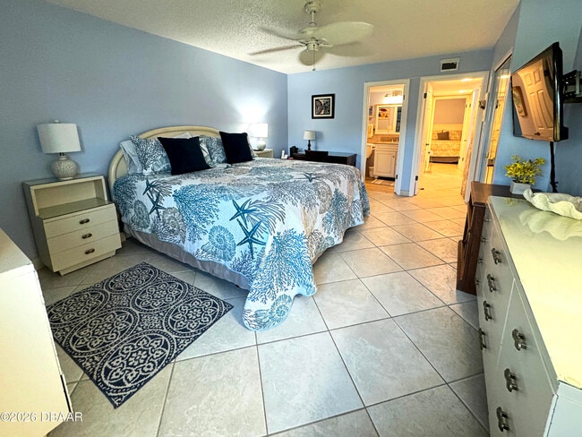 Building Photo - 4811 Saxon Dr