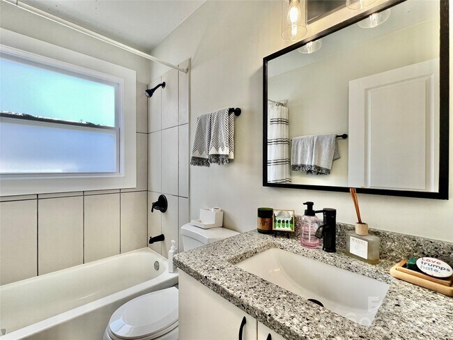 Building Photo - 3205 Brixton Ct