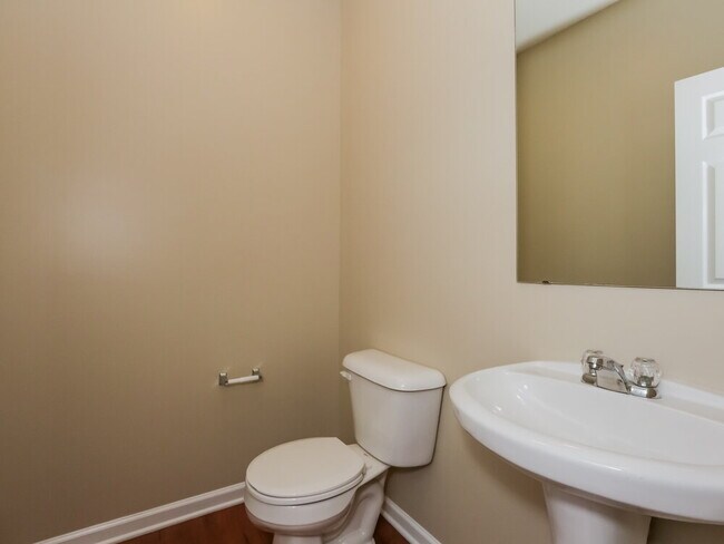 Building Photo - 1019 Yellow Bee Rd