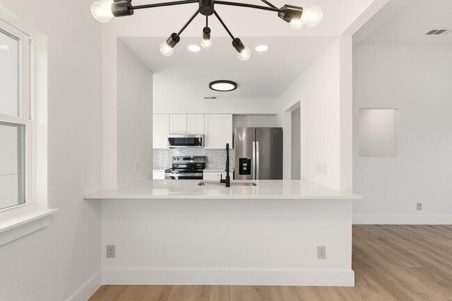 Building Photo - 814 W Mary St