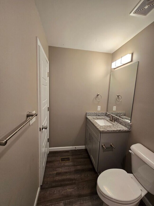 Building Photo - Your Winter Shared Housing Solution – Comfort, Convenience, and Savings!