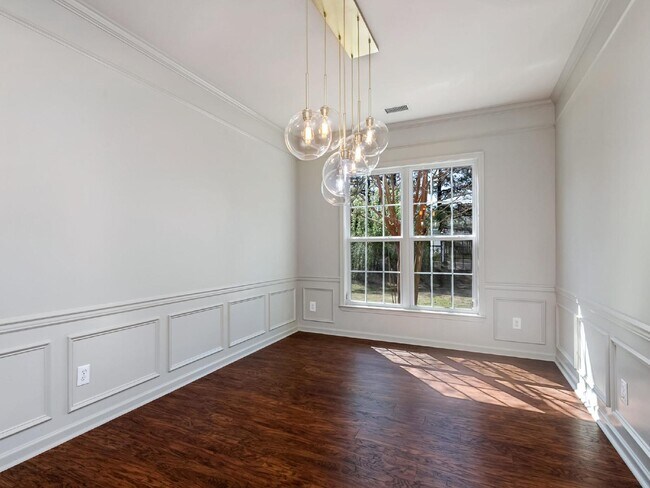 Building Photo - Cutters Spring-Providence Park!