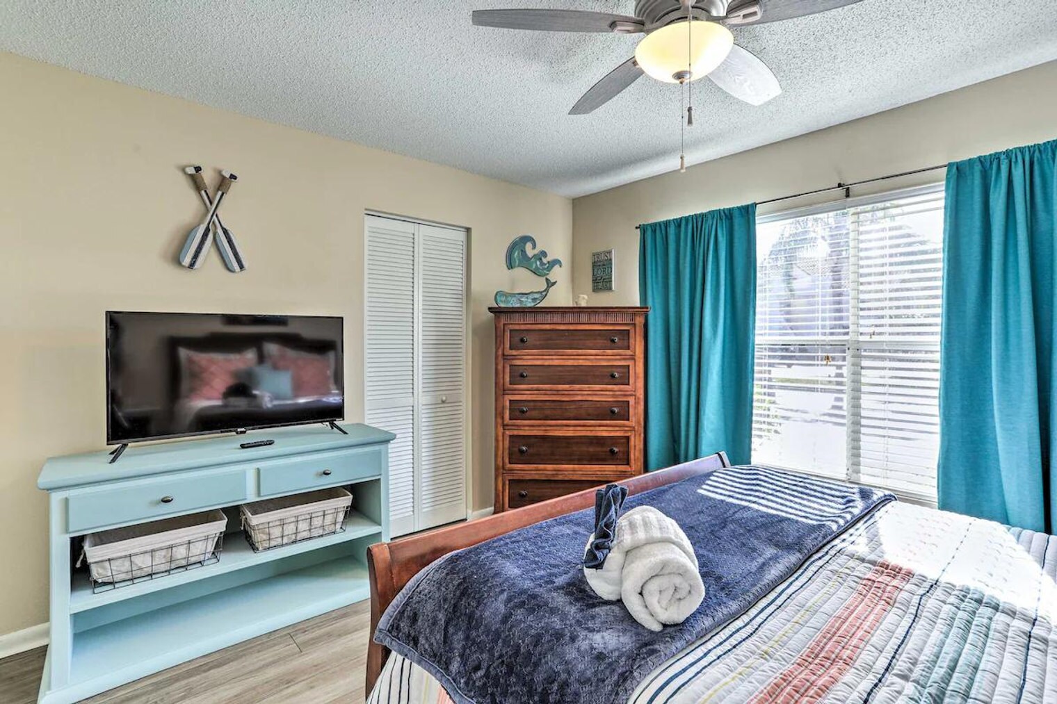 Building Photo - 6141 Bahia Del Mar Blvd S