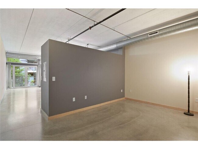 Building Photo - 710 N 4th St