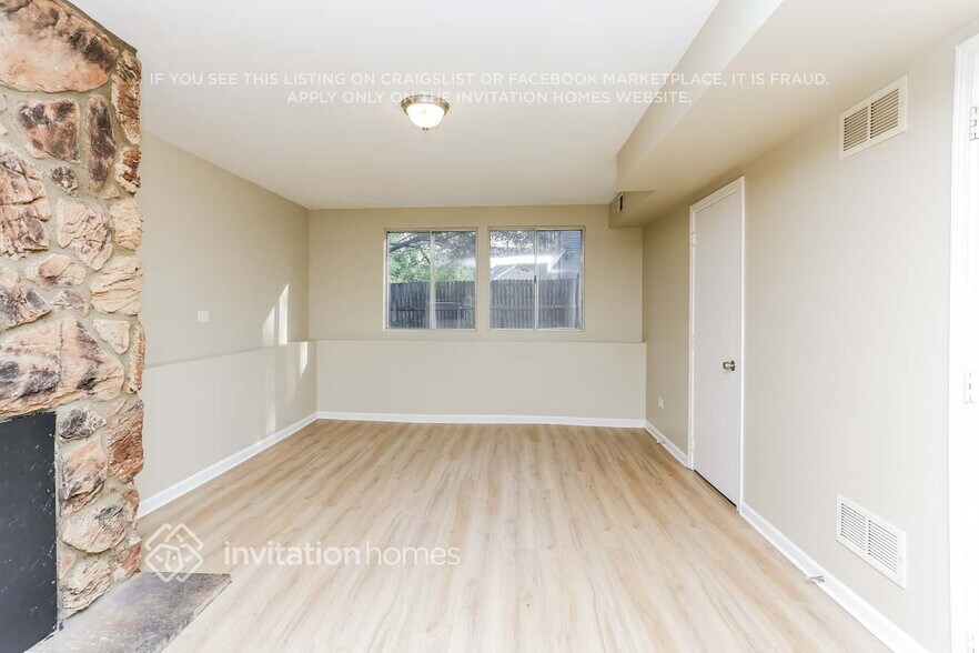 Building Photo - 953 Surrey Ct