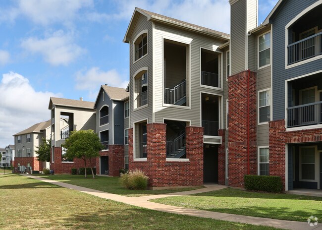 Building Photo - Park at Sycamore