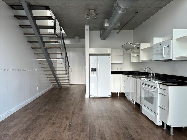 Building Photo - 690 SW 1st Ct