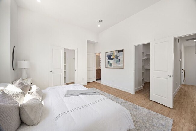 Building Photo - 1713 Mary St