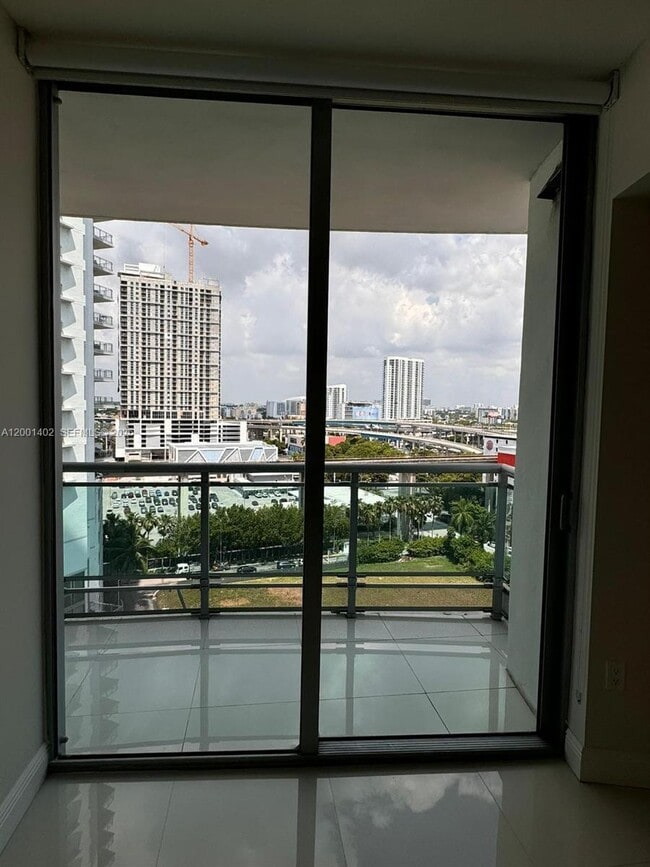 Building Photo - 350 S Miami Ave