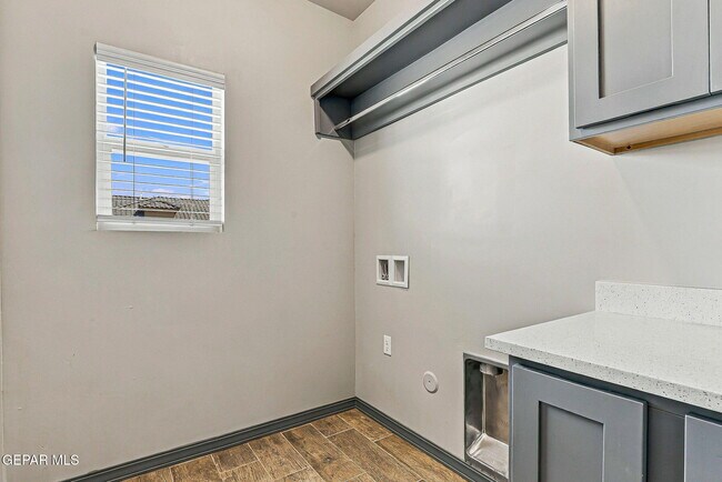 Building Photo - 12760 Dorchester Ave