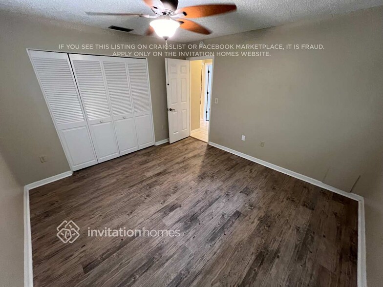 Building Photo - 3731 Aster Dr