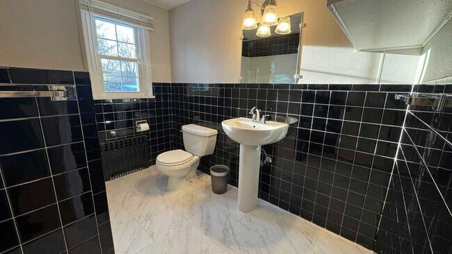 Building Photo - 72 Holyoke St