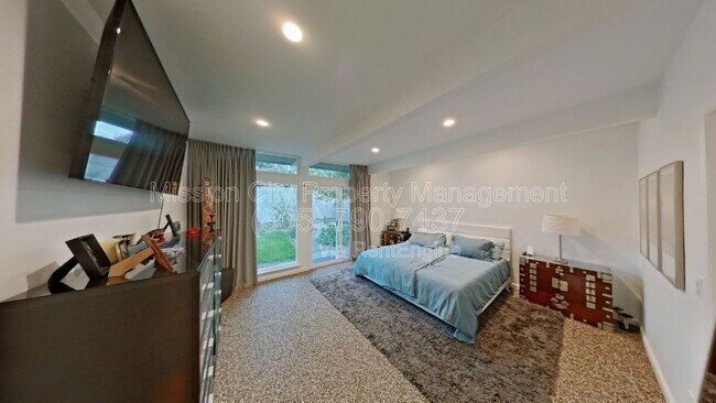 Building Photo - 5339 Berkeley Rd