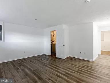 Building Photo - 10400 Vista Gardens Dr