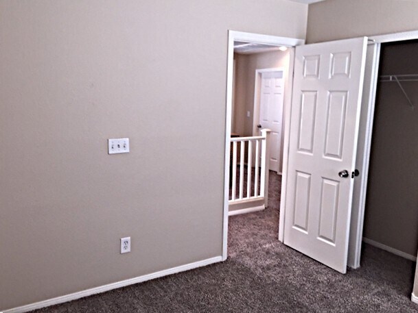 Building Photo - 8440 Walker Gardens Pl