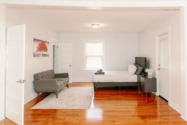 Building Photo - 409 Norton Pkwy