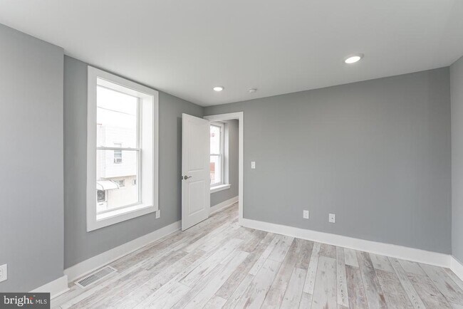 Building Photo - 3252 Miller St