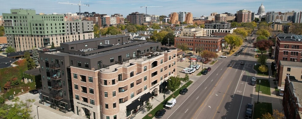 Building Photo - West Washington Place