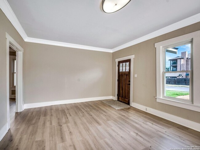 Building Photo - 132 Perry Ct