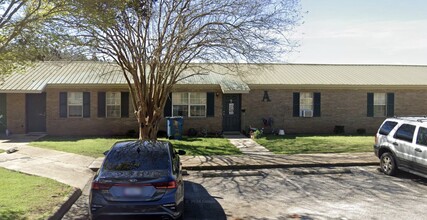 Building Photo - 598 Hartley St